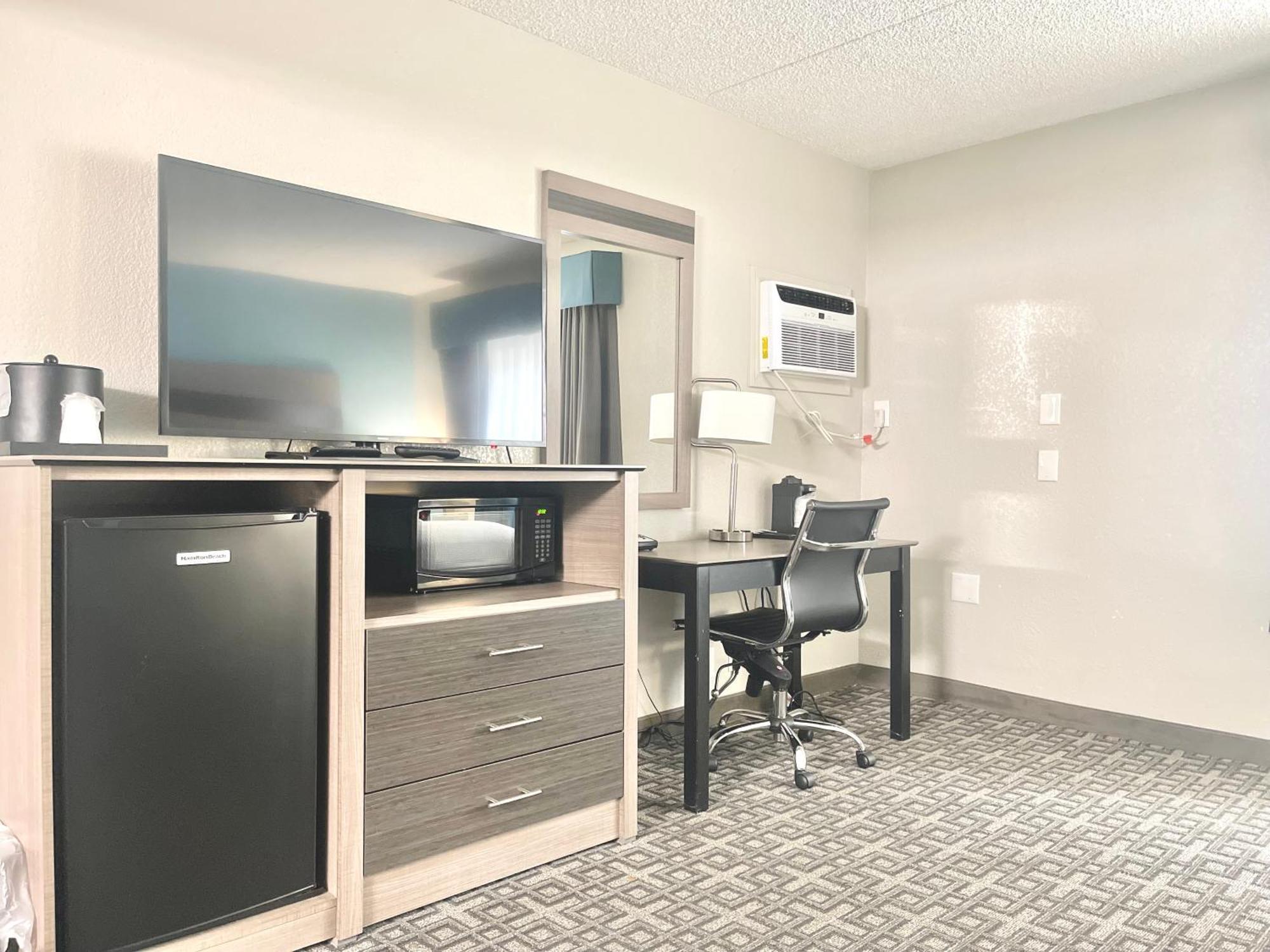 Days Inn & Suites By Wyndham Спокейн Екстериор снимка